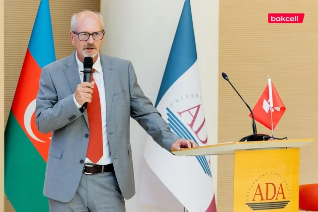 "Bakcell"in baş icraçı direktoru ADA Universitetinin tələbələri ilə görüşüb