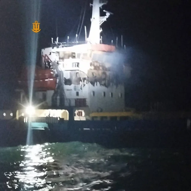 Qara dənizdə Türkiyə gəmisi VURULDU: Yaralılar var - FOTO - VİDEO