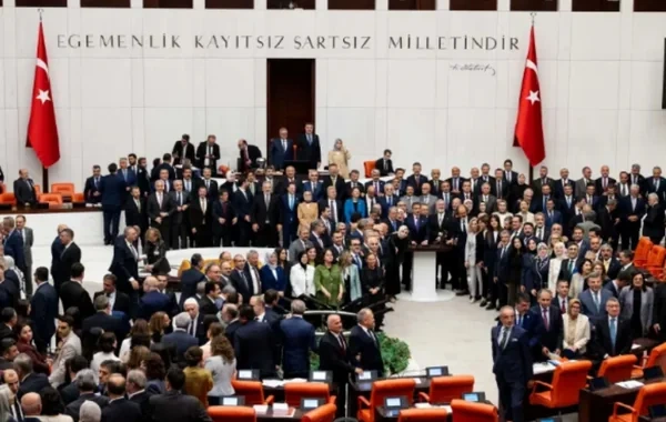Türkiyə parlamenti PKK-nın tərk-silah olunmasına dair qanun layihəsini qəbul etdi
