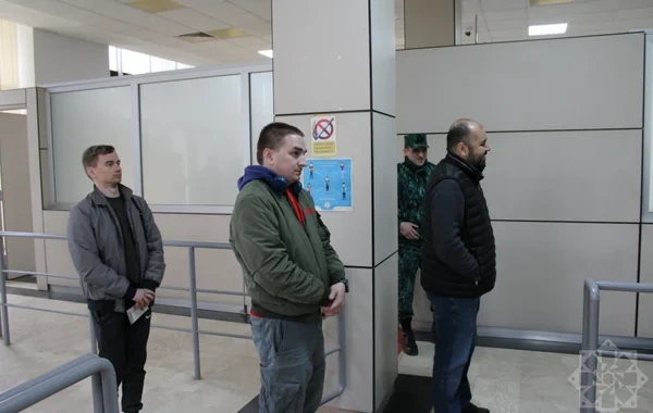 Rusiya diplomatları İranı Azərbaycan vasitəsilə tərk etdilər - FOTO