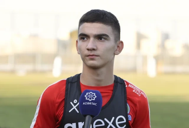 "Srvena Zvezda" azərbaycanlı futbolçunu öz heyətinə geri qaytarıb - FOTO
