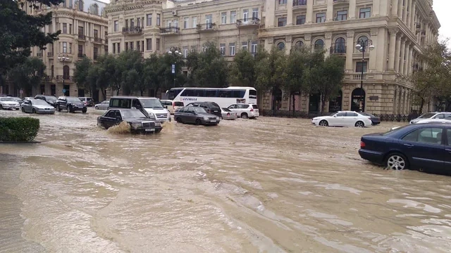 Leysanda Bakının su altında qalan əraziləri necə "qorunacaq"?