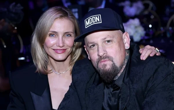 Məhşur Hollivud ulduzu üçüncü dəfə ana oldu