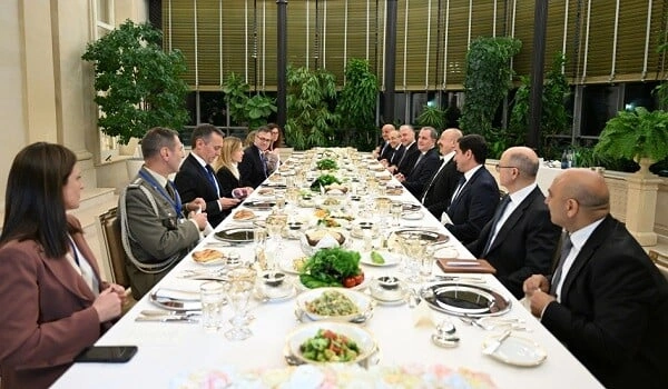 Prezident Meloninin şərəfinə şam yeməyi verdi