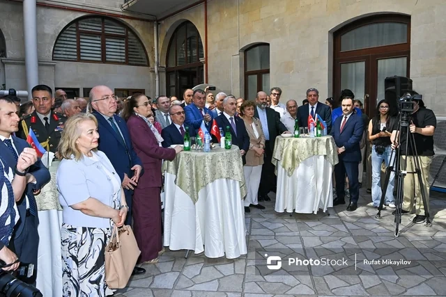 Bakıda "Axıska türkləri - İtmiş sürgünün izində" sərgisi keçirilib - FOTO