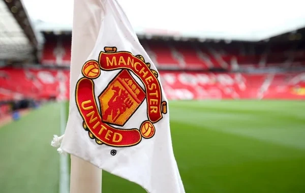 "Mançester Yunayted" üç futbolçunun gedişini açıqladı