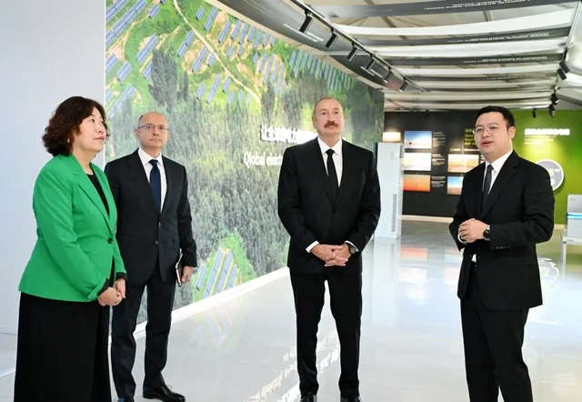 İlham Əliyev "Qobustan" Günəş Elektrik Stansiyasının açılışında iştirak edib - FOTO