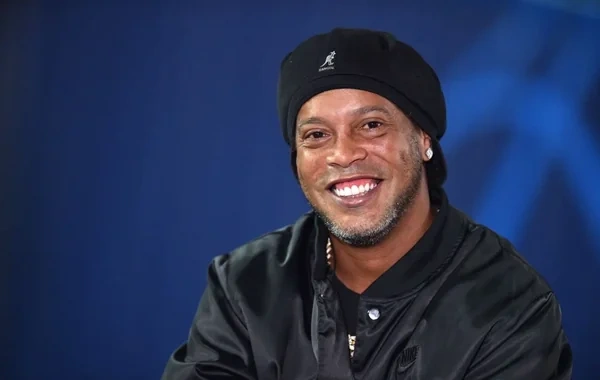 Futbol azarkeşlərinə ŞAD XƏBƏR: Ronaldinyo yaşıl meydanlara qayıdır