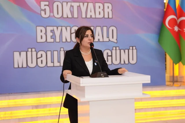 Xətai rayonunda Beynəlxalq Müəllimlər Günü münasibətilə "Zirvəyə Aparan İşıq" adlı tədbir keçirilib - Foto/Video