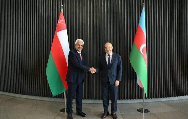 Mikayıl Cabbarov omanlı həmkarı ilə görüşüb, mühüm məsələlər müzakirə olunub