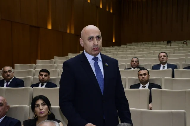 YAP-da NÖVBƏTİ İCLAS: Bir neçə rayon təşkilatının sədri dəyişdi - FOTO