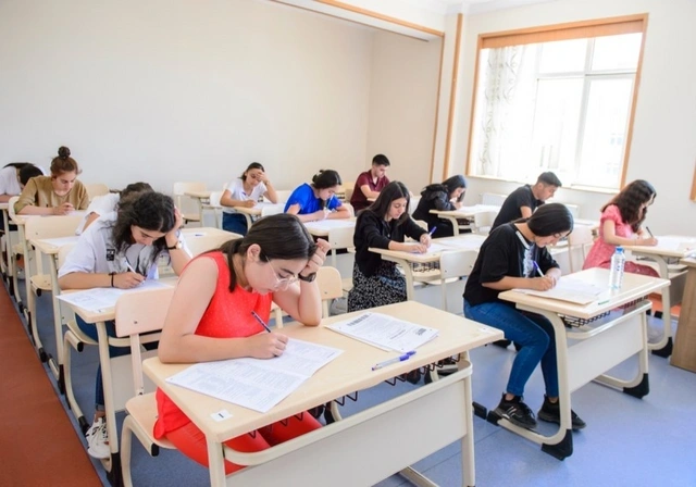"İmtahanlardan qabaq abituriyentlərə xəbərdarlıq SMS-i göndərilməlidir": Təhsildə texnoloji fırıldaqçılığın qarşısını necə almaq olar?