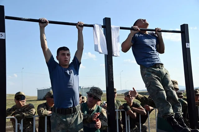 Kursantlarımız Qazaxıstanda hərbi vətənpərvəlik toplanışında iştirak edirlər