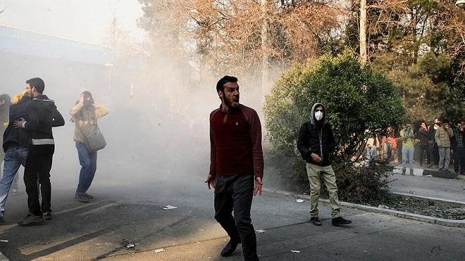 İranı kütləvi etirazlar: Bu son döyüşdür, Pəhləvi qayıdacaq