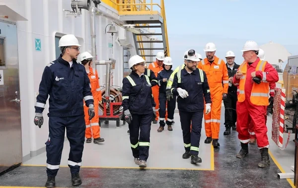 SOCAR rəsmiləri "Neptun" özüqalxan qazma qurğusuna səfər ediblər