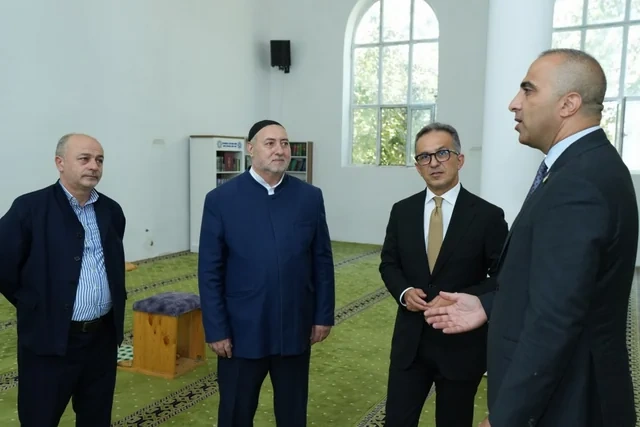 Ramin Məmmədov Biləsuvarda iki məscidi ziyarət edib - FOTO