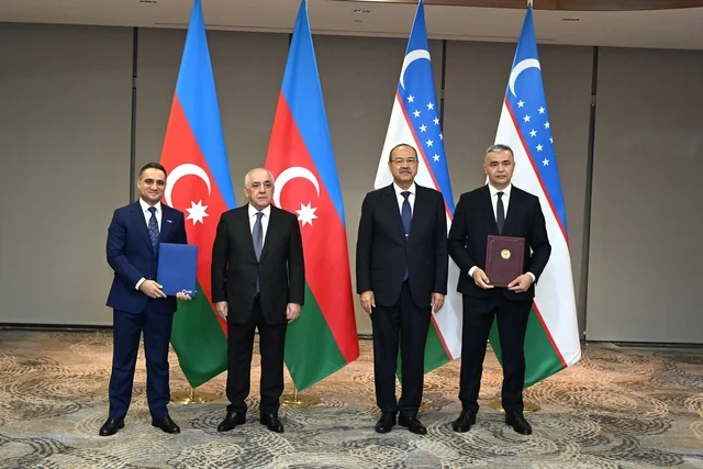 Əli Əsədov və Abdulla Aripovun iştirakı ilə sənədlər imzalanıb - FOTO