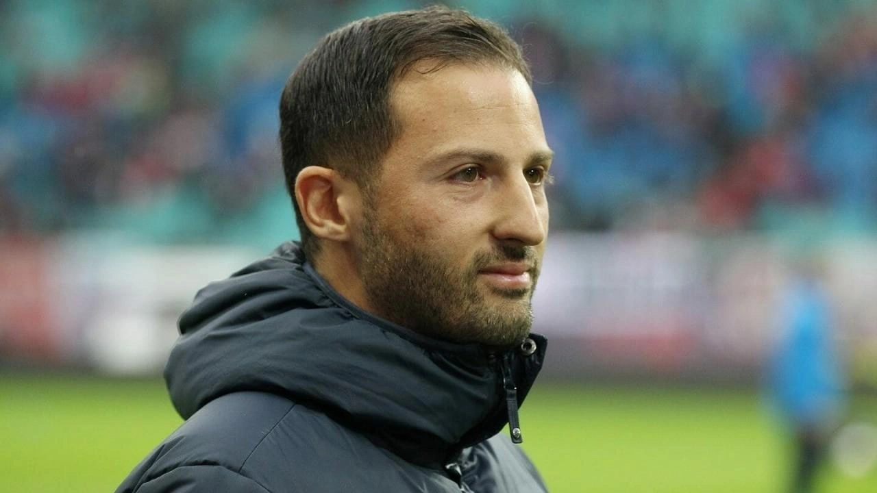 “Fənərbağça” baş məşqçisini istefaya göndərdi