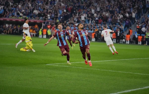 "Trabzonspor" "Qalatasaray"ı darmadağın etdi - Video