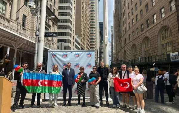 Azərbaycan bayrağı Nyu-Yorkda ucaldılıb - FOTO