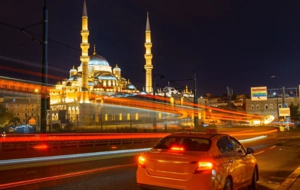 İstanbulda qaydaları pozan taksi sürücülərini dronlar izləməyə başlayıb