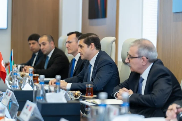 Ədliyyə naziri Fərid Əhmədov türkiyəli həmkarı Akın Gürleklə görüşüb