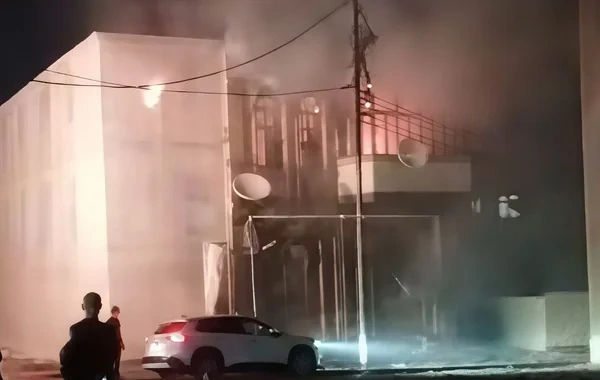"Sovetski"də yaşayış evi yanır - VİDEO