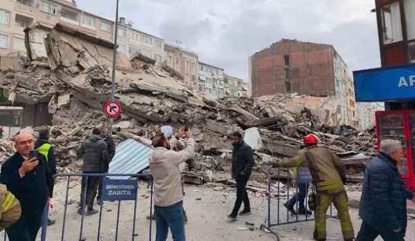 İstanbulda çökən binanın memarı saxlanıldı