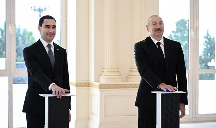 Azərbaycan Türkmənistana tanker hədiyyə etdi - Foto