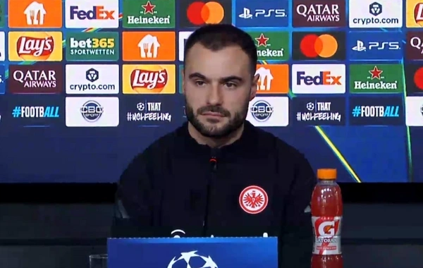 "Ayntraxt Frankfurt"un baş məşqçi əvəzi: "Qalib gələcəyimizə inanıram"