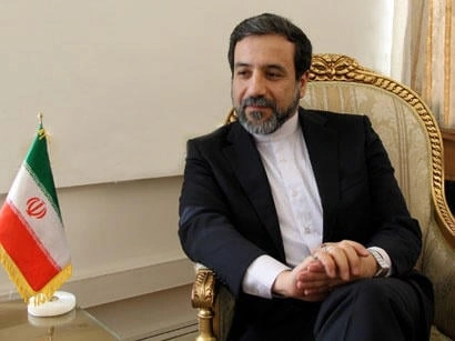 Arakçı Oman xarici işlər naziri ilə danışdı