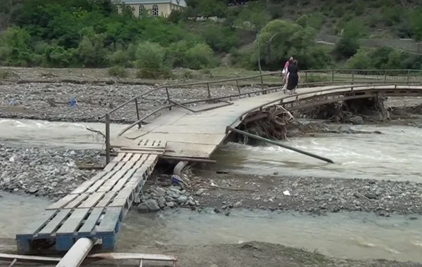 Tovuzda sel körpünü dağıtdı: Kəndin rayon mərkəzi ilə əlaqəsi kəsildi - FOTO