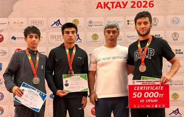 Azərbaycan boksçuları Qazaxıstanda keçirilən turnirdə üç medal qazandılar - Foto