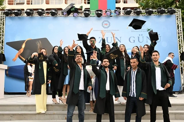 Azərbaycan Əmək və Sosial Münasibətlər Akademiyasında "Məzun günü" qeyd olunub - FOTO