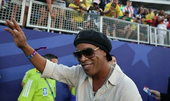 Ronaldinyo Braziliya yığmasını belə qarşıladı - Video
