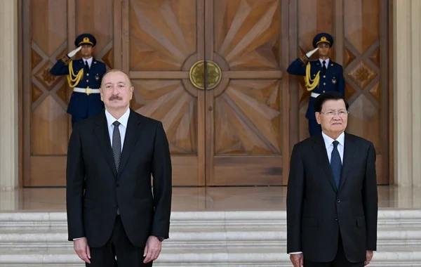 Laos prezidentinin Bakıda rəsmi qarşılanma mərasimi olub - Foto