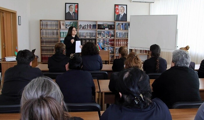 Cəza müddətinin sonuna az qalmış qadın məhkumlarla görüş...