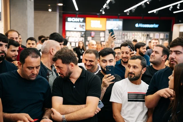 "Kontakt"da "iPhone 18 Pro" seriyasına axın: Dördüncü il ardıcıl satış rekordu