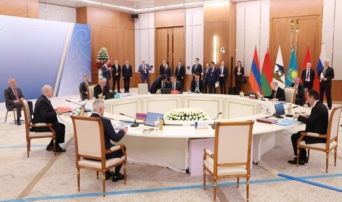 Aİİ-nin iclası başladı: İrəvanın AB-yə qoşulmaq planı...