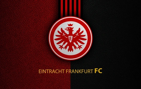"Ayntraxt Frankfurt" klubu yeni baş məşqçi tapdı