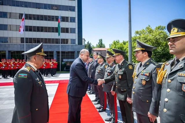 Azərbaycan və Gürcüstan müdafiə nazirləri görüşüb - FOTO