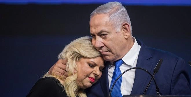 Həyat yoldaşı Netanyahunun üstünə qışqırdı - Video