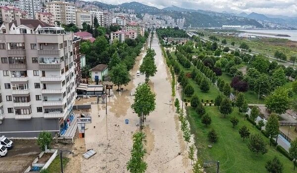 Gürcüstanda güclü sel fəsadlara səbəb oldu