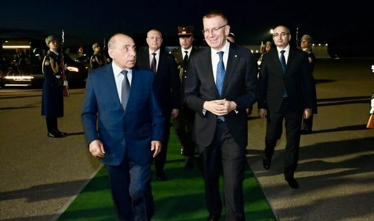 Latviya Prezidenti Azərbaycana gəldi