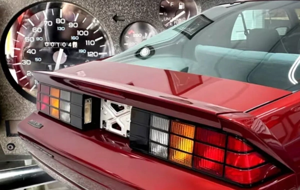 Nadir "Chevrolet Camaro" 39 il qarajda saxlandıqdan sonra satışa çıxarıldı