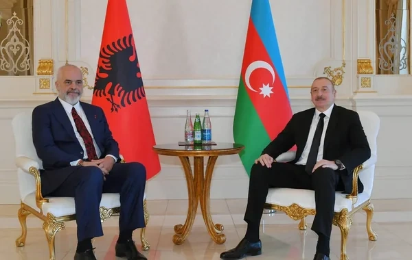 Edi Rama İlham Əliyevi təbrik edib