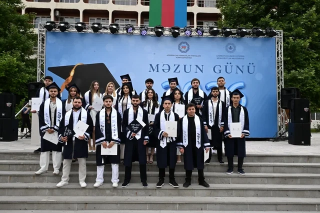 Azərbaycan Əmək və Sosial Münasibətlər Akademiyasında "Məzun günü" qeyd olunub - FOTO