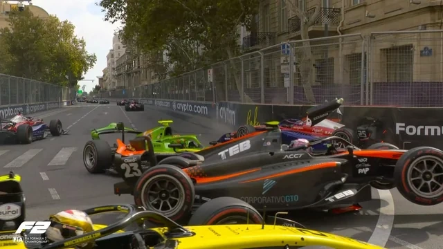 "Formula-2": Zəncirvari qəzadan sonra mübarizə bərpa olundu - FOTO