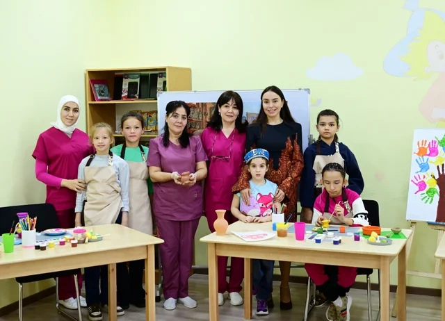 Leyla Əliyeva Səmərqənddə xüsusi qayğıya ehtiyacı olan uşaqlar üçün yaradılan mərkəzlərin fəaliyyəti ilə tanış olub - Foto