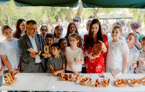 Leyla Əliyeva Qəbələdə fərdi sərginin açılışında və ağacəkmə aksiyasında iştirak edib - FOTO
